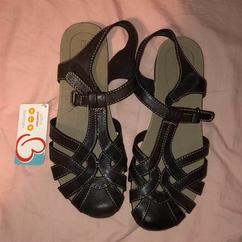 NWT Baretraps Sandals